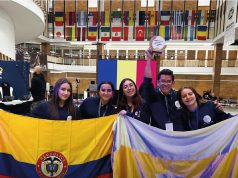 El Profesor Lucio Alejandro Chávez Mariño y su grupo de estudiantes lograron Bronce para Colombia en Campeonato Mundial de Robótica Colombia obtuvo Bronce en el Campeonato Mundial de Robotica en Rumania 2024. Foto cortesia redes sociales del Colegio Santa Francisca Romana en Bogotá.