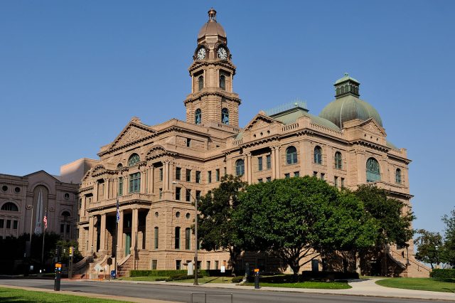 0011Tarrant_County_Courthouse_Full_E_Fort_Worth_Texas