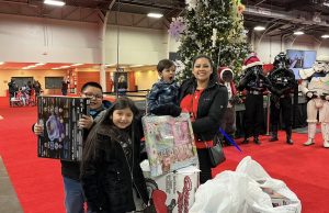 Juguetes Gratis: Inscriba a sus Hijos – Es una fundación – No hay oficiales de inmigración-