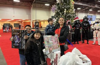 Juguetes Gratis: Inscriba a sus Hijos – Es una fundación – No hay oficiales de inmigración-