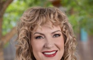 Kate Lincoln-Goldfinch anuncia su candidatura a Legislatura Estatal de Texas por Distrito 50
