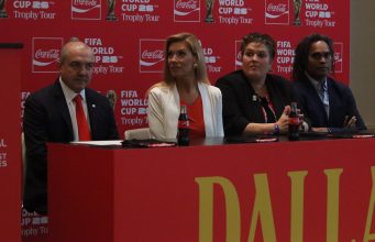 El Tour del Trofeo FIFA patrocinado por Coca Cola Southwest visitó la ciudad de Dallas