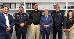 Líderes comunitarios, escuelas y negocios se unen en apoyo a boficiales de la Policia de Dallas