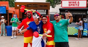 UN SAMURÁI, DOS CHAPULINES Y UN SOMBRERO DE CHARRO EN EL FIFA FAN FESTIVAL DALLAS